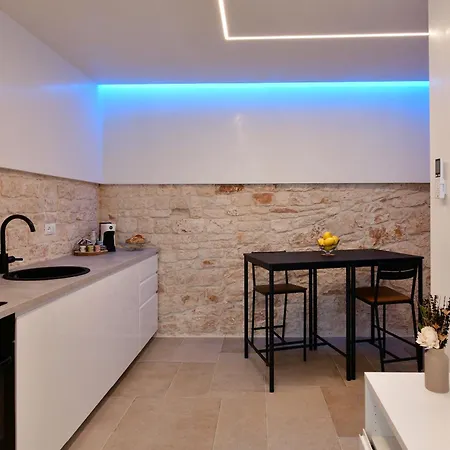 Elite * Castellana Grotte